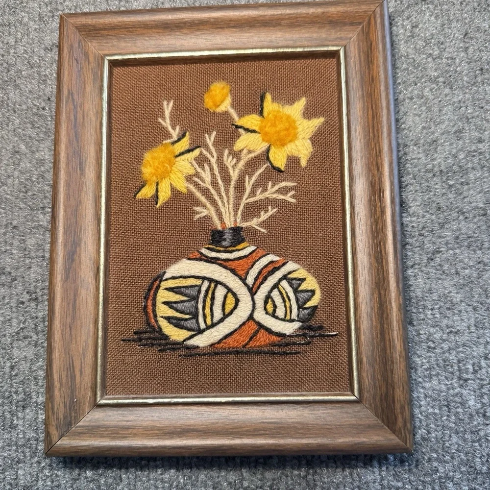 Vintage Floral Indian Vase Needlepoint Embroidery 8